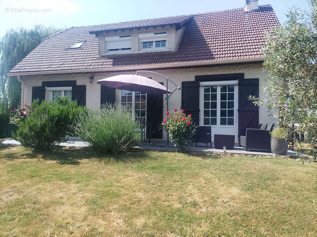 Maison à HOUDAN