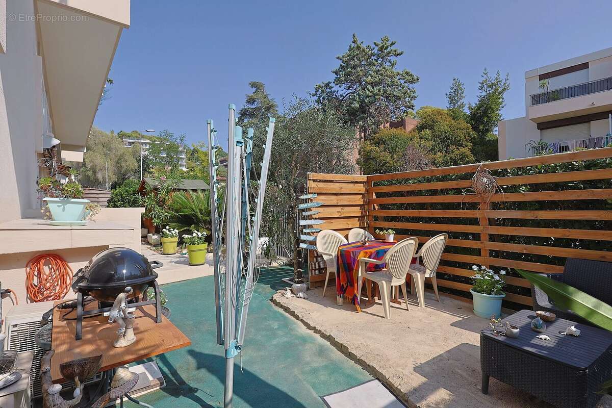 Appartement Vallauris 2 pièce(s) 55 m2 rez de jardin - photo 12