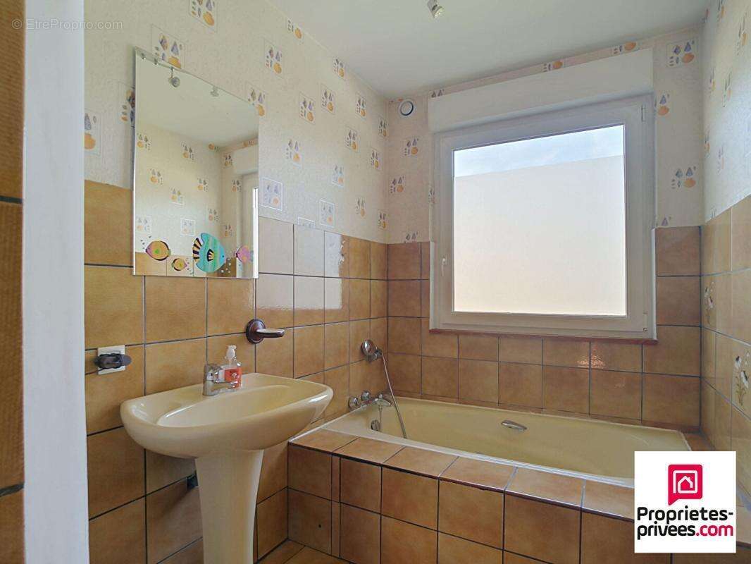Maison Vyans Le Val 6 pièces 126 m2 - photo 9
