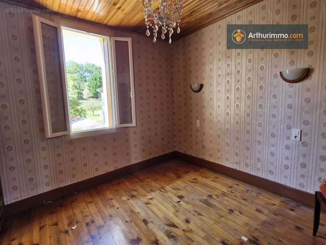 Maison à LA BASTIDE-SUR-L&#039;HERS