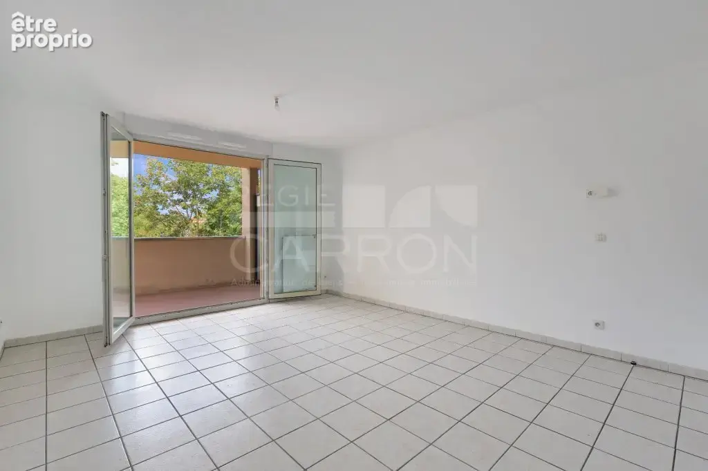 St bonnet centre - appartement 3 pieces avec balcon 16,7 m2 - bon etat - 248 000 € hai - photo 3