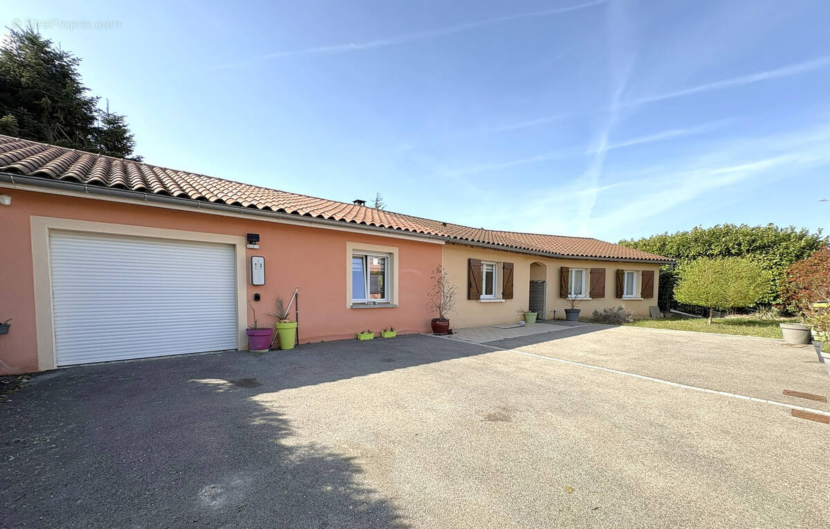 Maison à SAINT-NIZIER-LE-DESERT