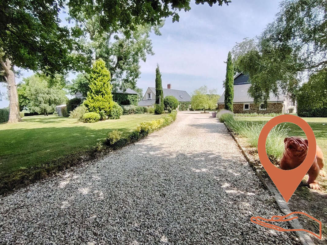 entrée de la propriété - Maison à BLANCAFORT