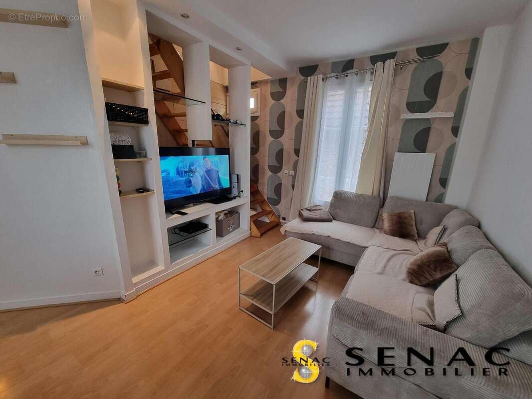 Appartement à BEAUCHAMP