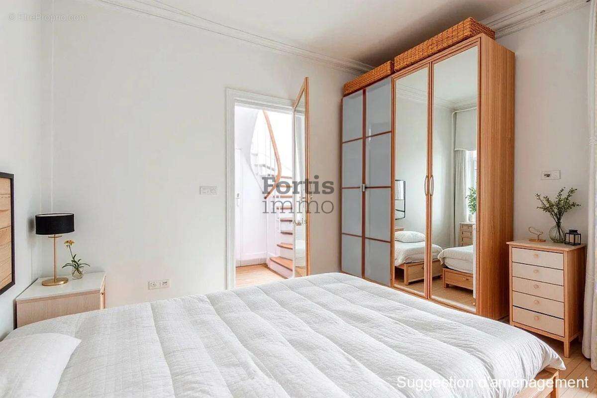 Appartement à PARIS-16E