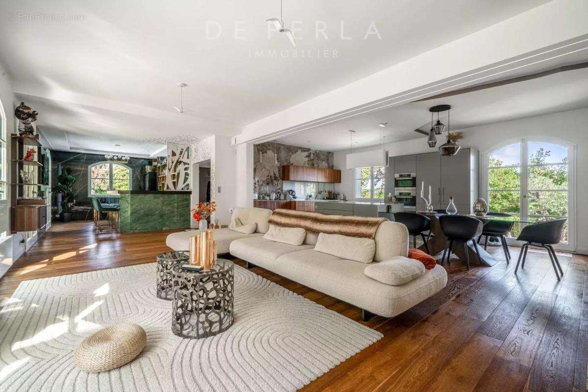 Garches - Villa d'exception 370m2 - Golf de Saint-Cloud - photo 2