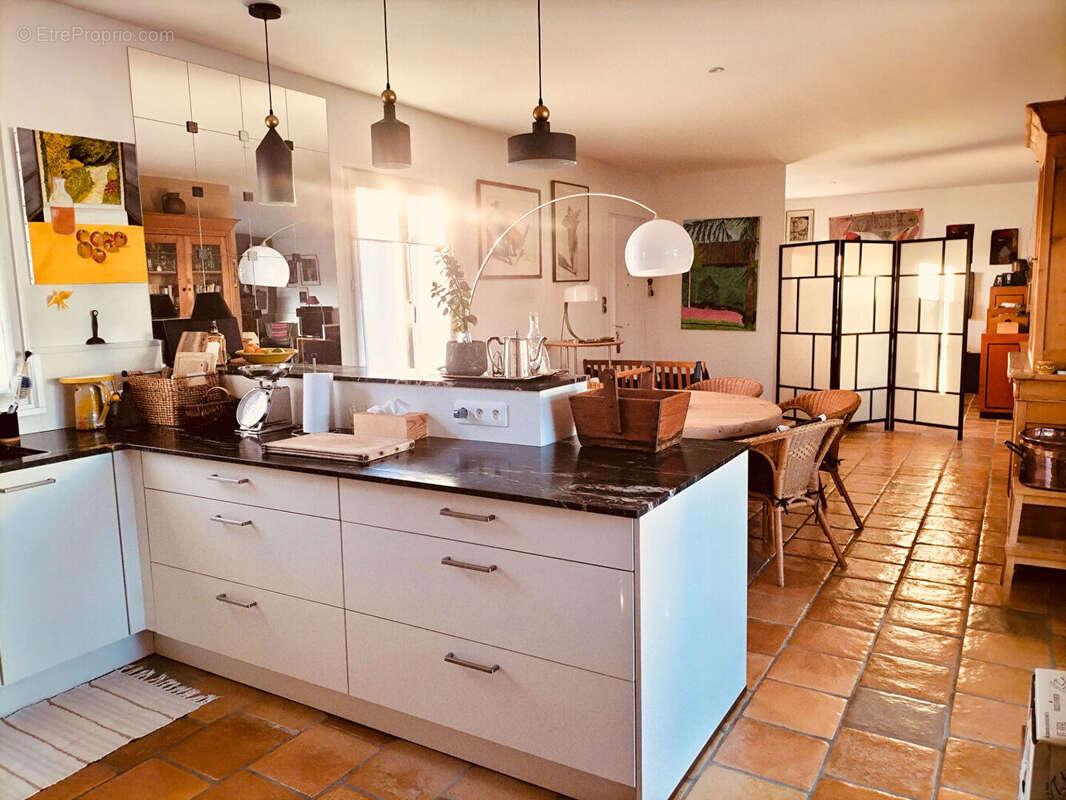 Maison à TONNAY-CHARENTE