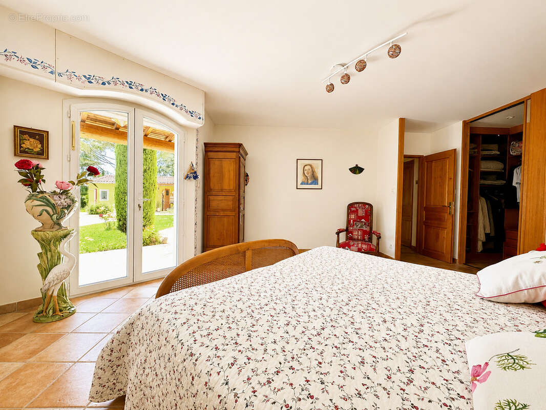 Valreas centre - villa - quartier calme - photo 18