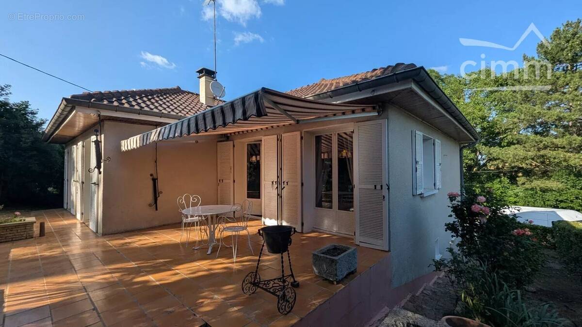 Maison à SAINT-PIERRE-DE-CHANDIEU