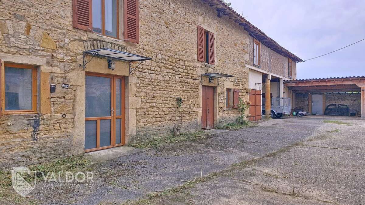 Longère rénovée à Gleizé, 54 m², vue vignes avec beau potentiel - photo 8