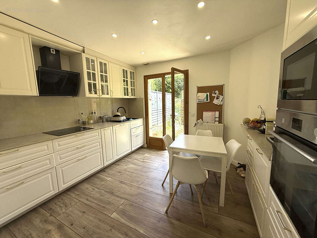 Maison Saint Cyr L Ecole 6 pièce(s) 153 m2 - photo 4