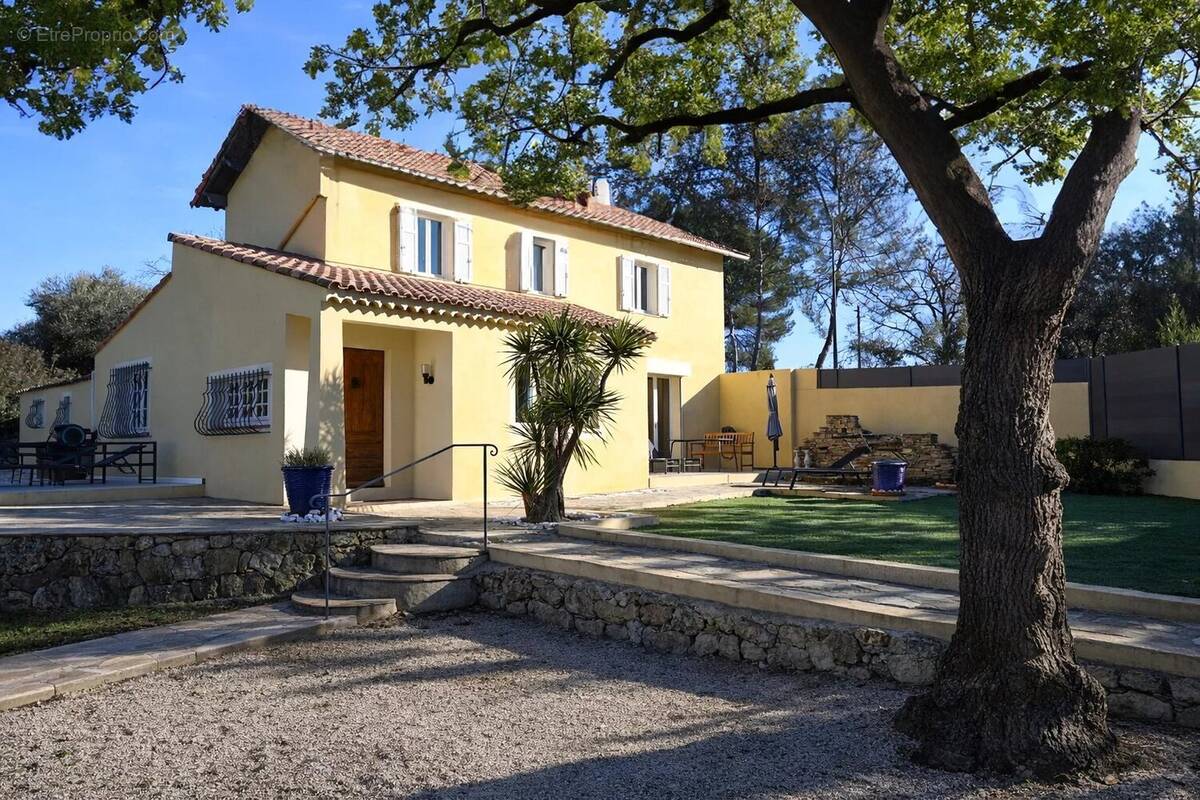 Maison à MOUANS-SARTOUX