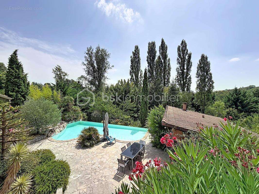 Spacieuse maison familiale dans un cadre privilégié et paisible - photo 3
