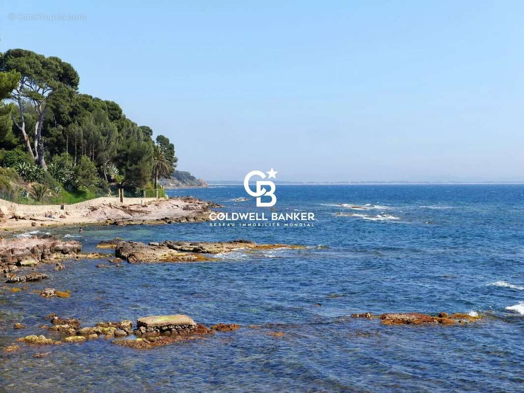 Terrain à CARQUEIRANNE