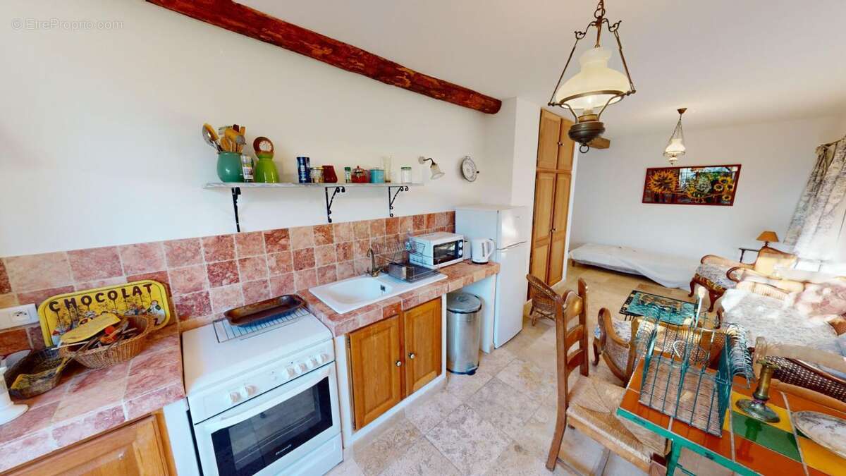 LE MUY: Demeure de prestige en pierre ? Une propriété de caractère au coeur de la Provence varoise - photo 12