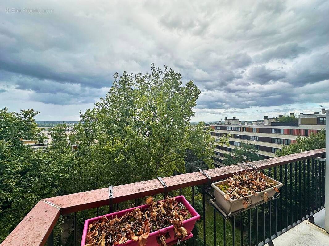 Appartement à FONTENAY-LE-FLEURY