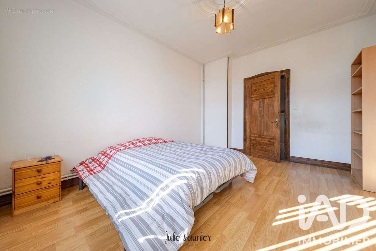Maison 195 m² à Saint-Privat-La-Montagne  - photo 7