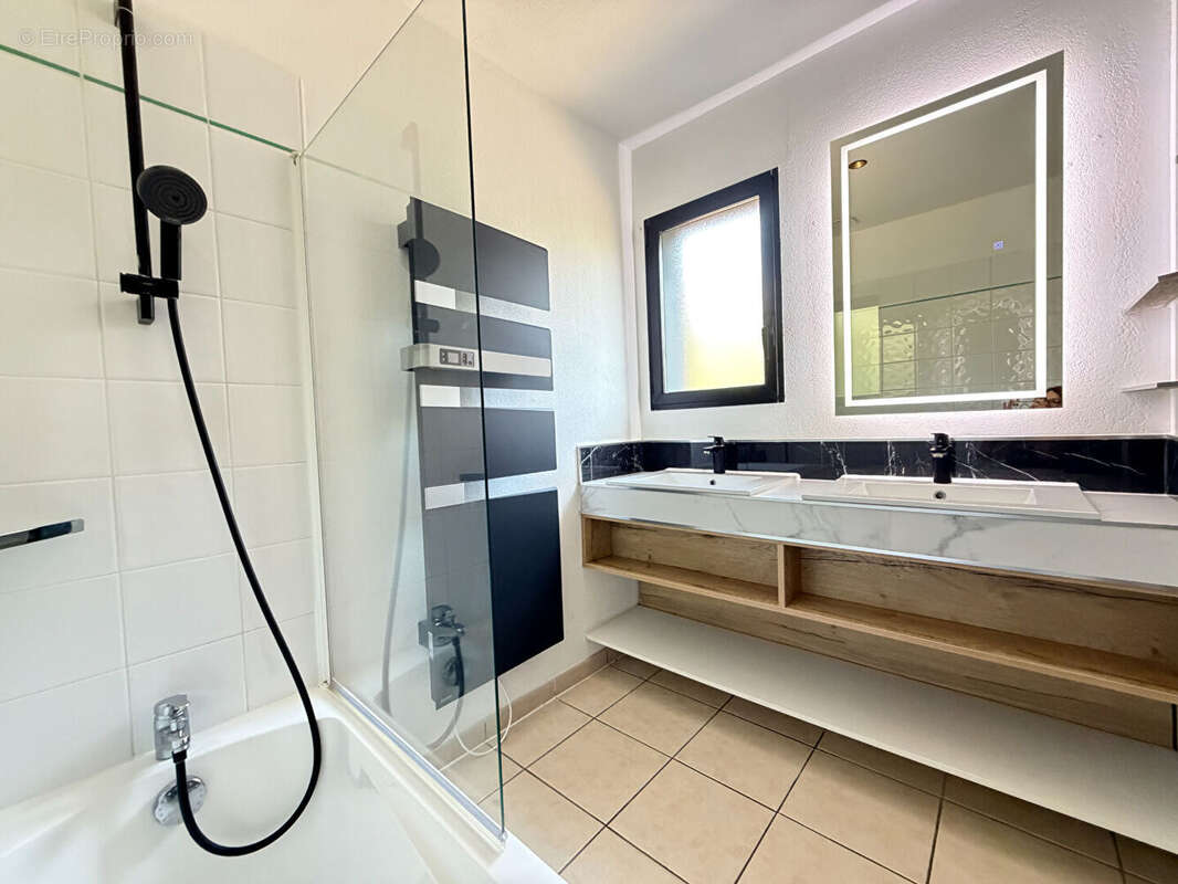 Maison T5 136 m² avec piscine et garage - photo 9