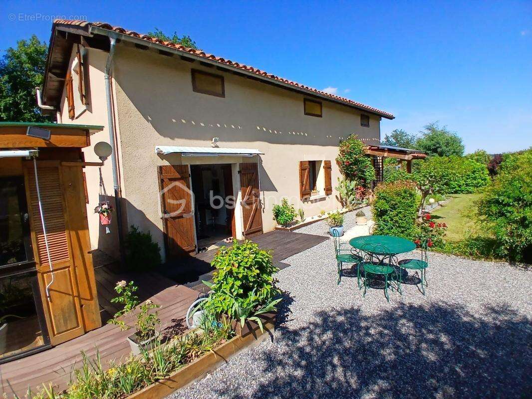 Maison à MIRANDE
