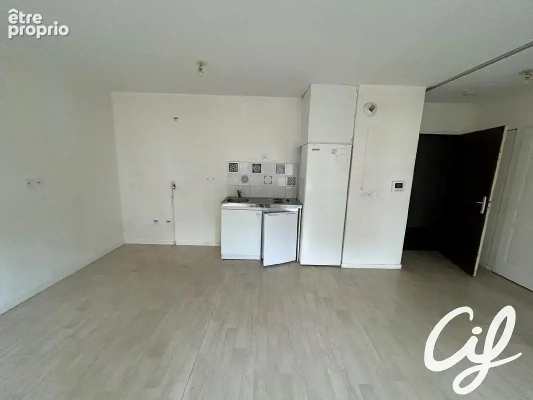 Appartement T2 Centre Ville - 43.32 m2  119 000 Euros - photo 3