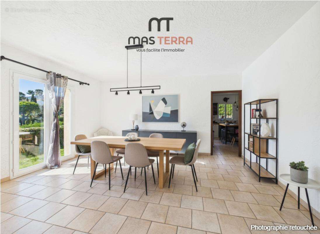 Maison à CHATEAUNEUF-GRASSE