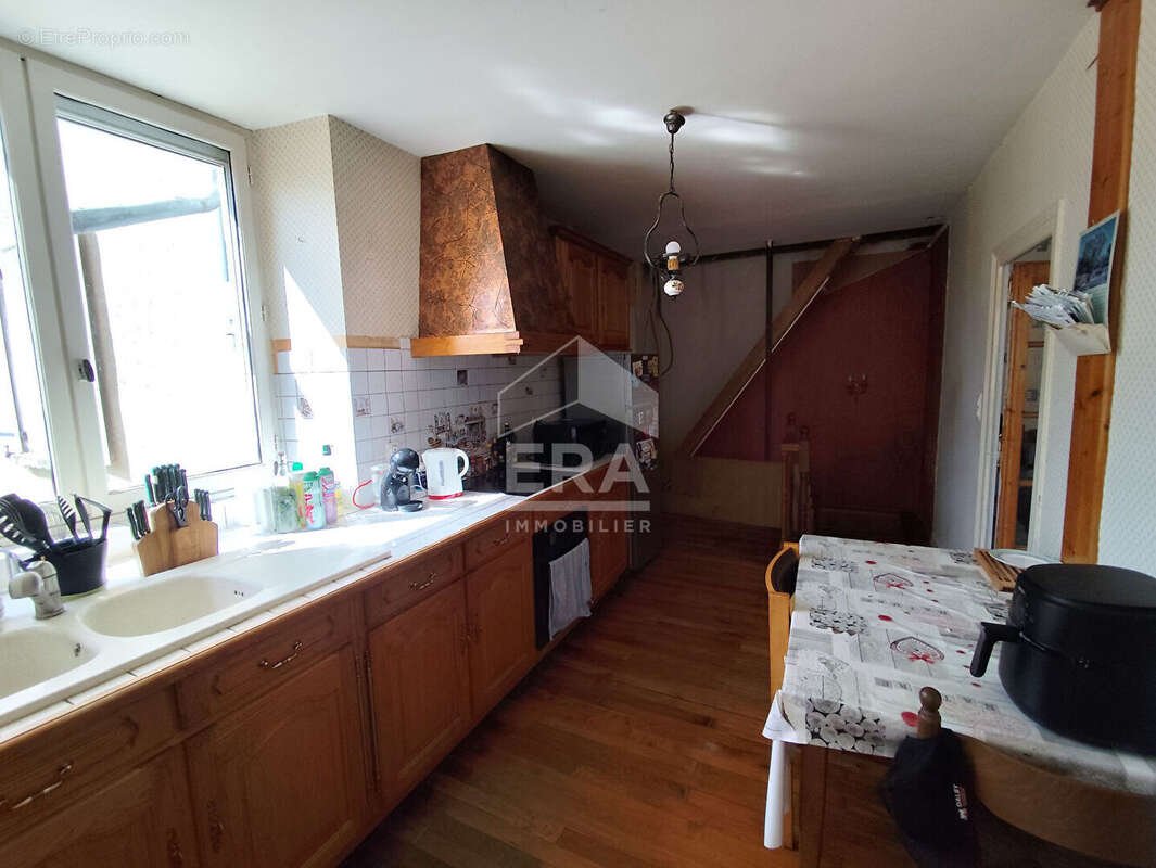 Maison 127 m² à Champagne-Mouton  - photo 4