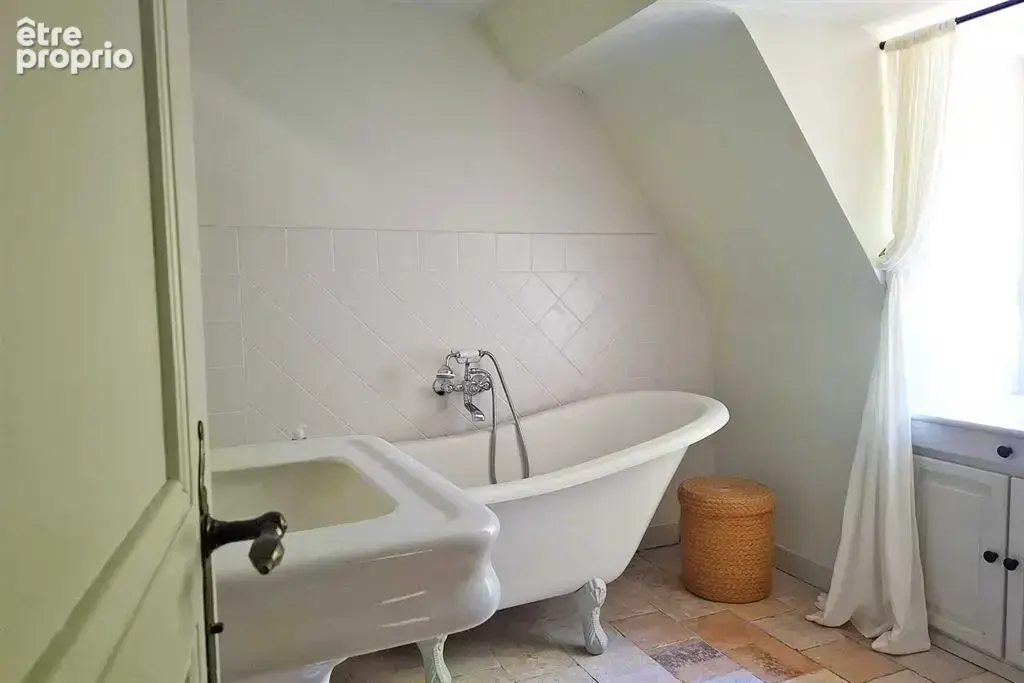 Centre-Val de Loire – Athée-sur-Cher (37270), Indre-et-Loire, près de Tours – Maison de maître de 230 m², 5 chambres, parc de 2, - photo 16