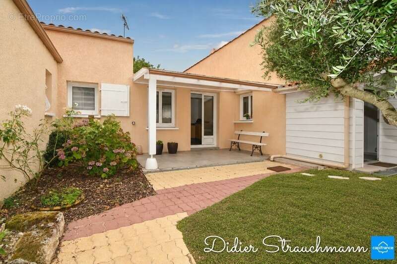 Maison à vendre 4 pièces LA JARRIE (17) - photo 2