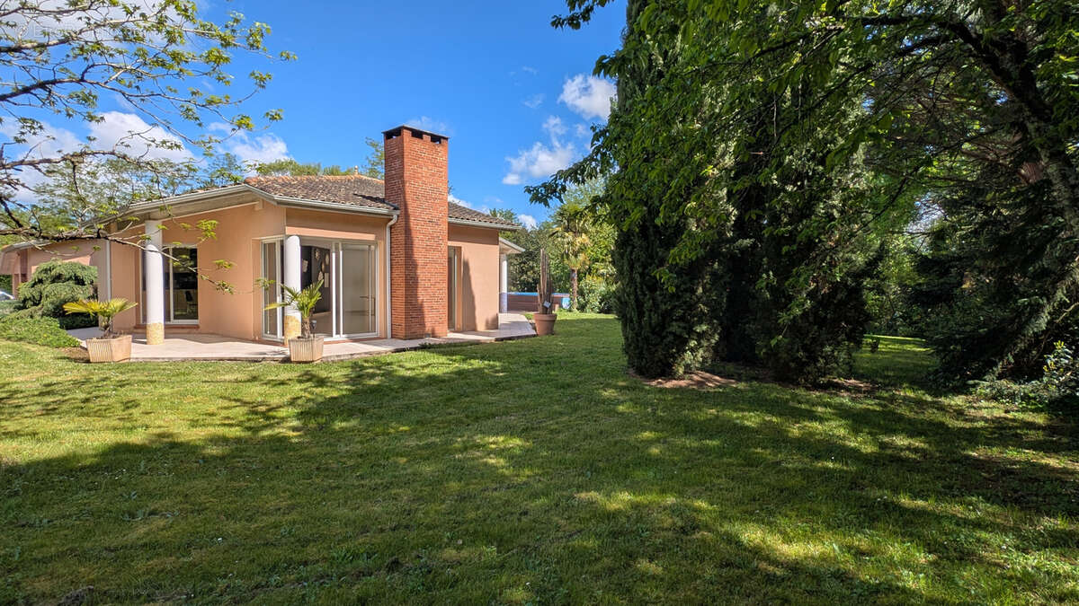 Maison de plain pied 6 pièces 193 m2 AUSSONNE - photo 11