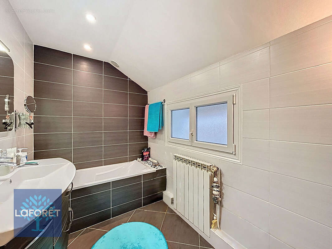 Maison à CORBEIL-ESSONNES