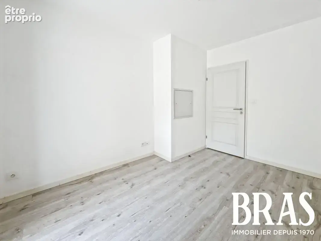 NANTES St Jacques - Appartement 3 pièces avec grande terrasse et garage - photo 9