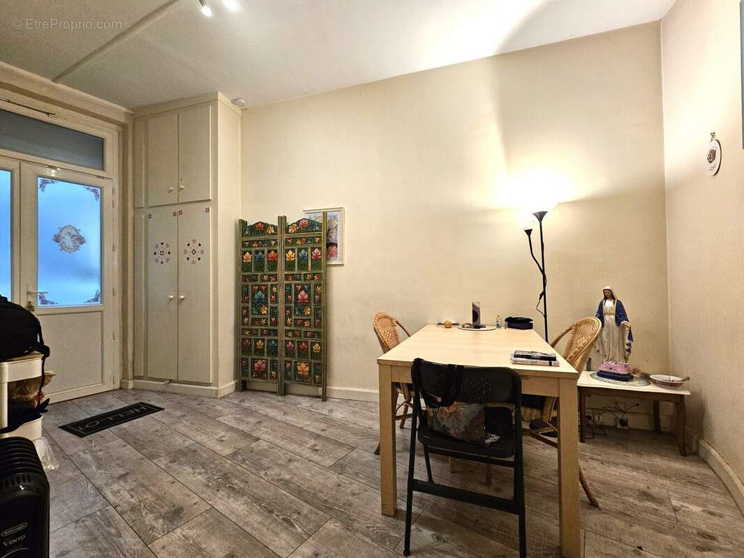 Arrière boutique - Commerce à PARIS-11E