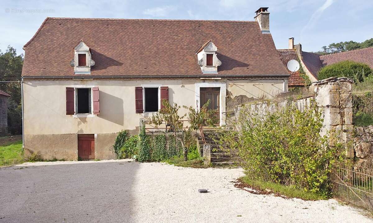 Maison à CENAC-ET-SAINT-JULIEN