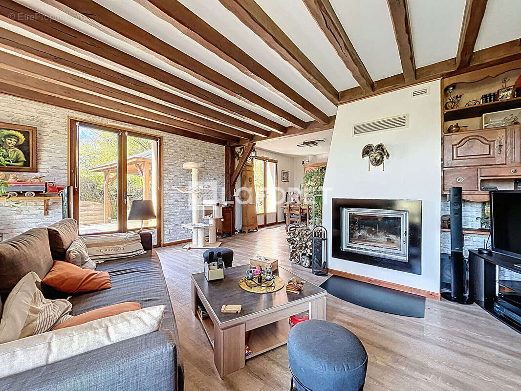 Maison à NEUILLY-SUR-SUIZE