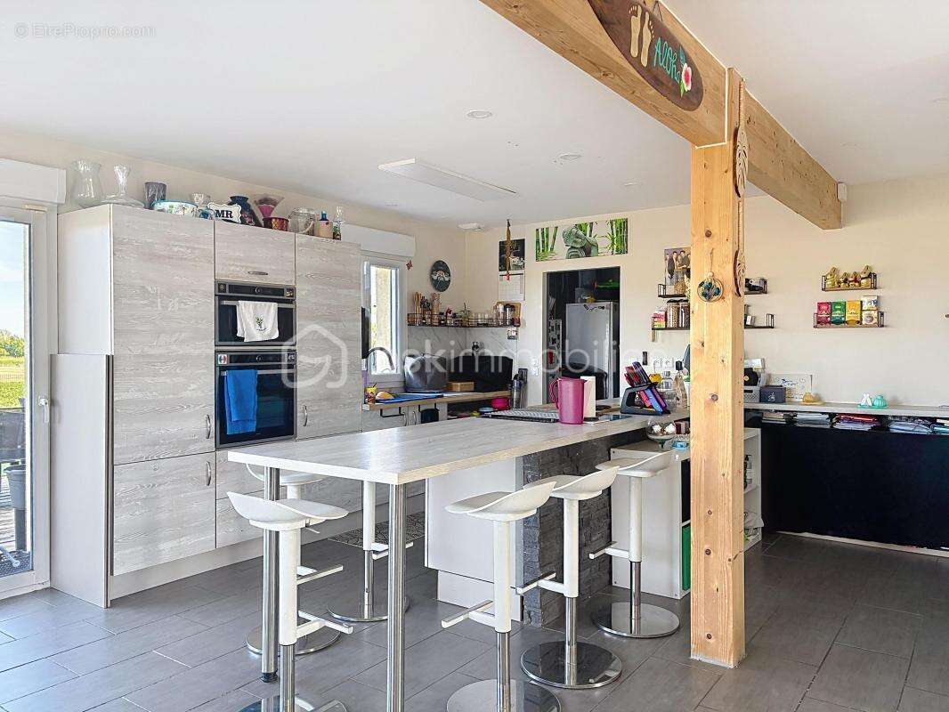 Maison 130 m² à Drambon  - photo 4