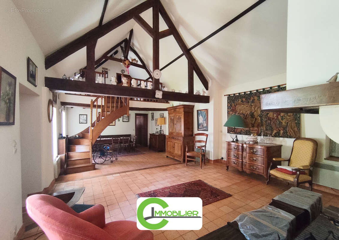 Maison à SEMUR-EN-VALLON