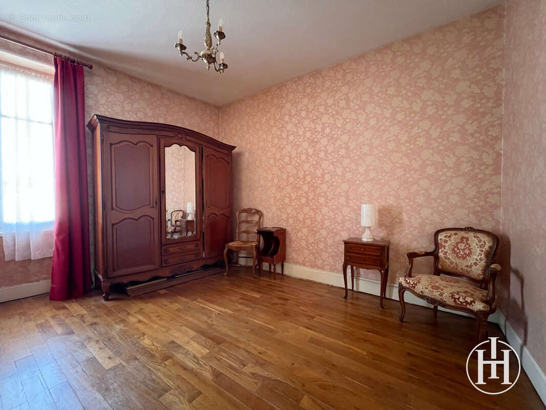 Maison à SAINT-AMAND-MONTROND