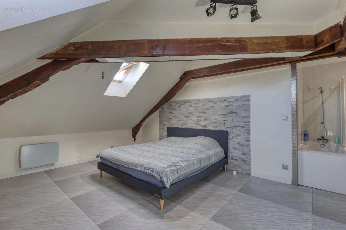 Appartement à SAINT-CASSIEN