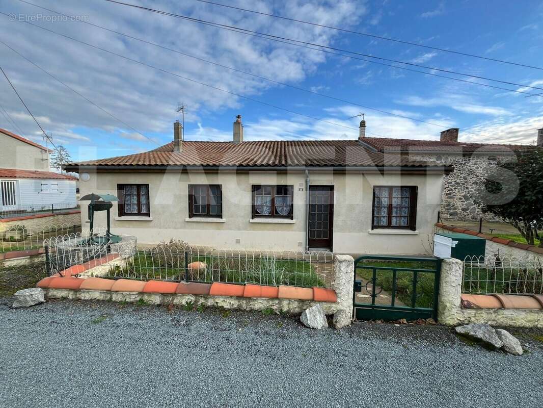 IMG-20251215-WA0066 - Maison à MONCOUTANT