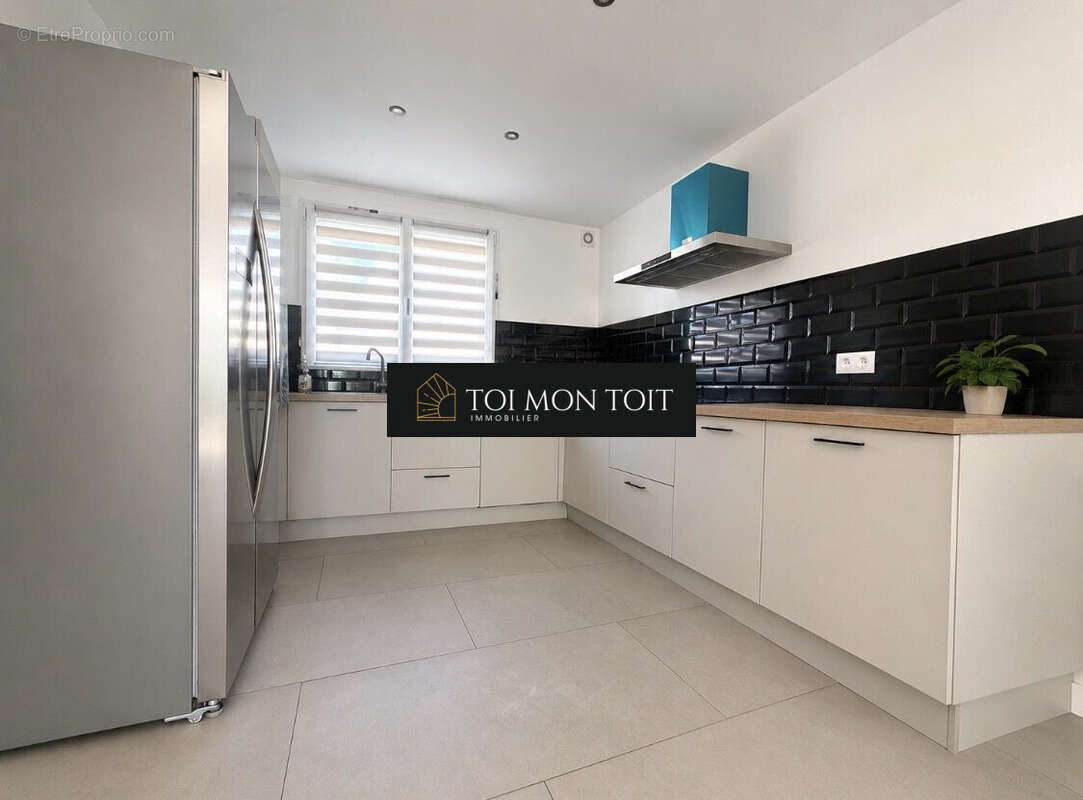 Maison 90 m² à Saint-Maximin  - photo 4