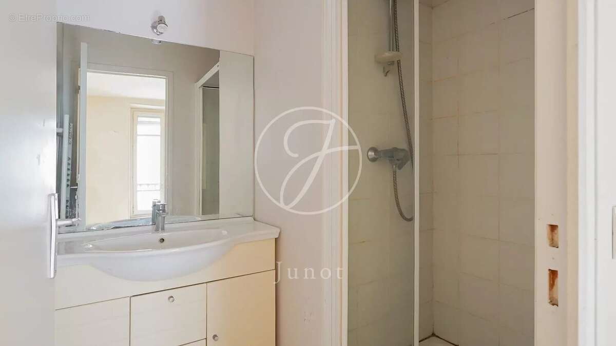 Appartement à PARIS-11E