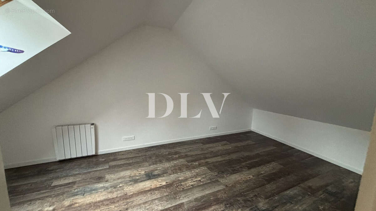 chambre maison principale - Maison à PITHIVIERS