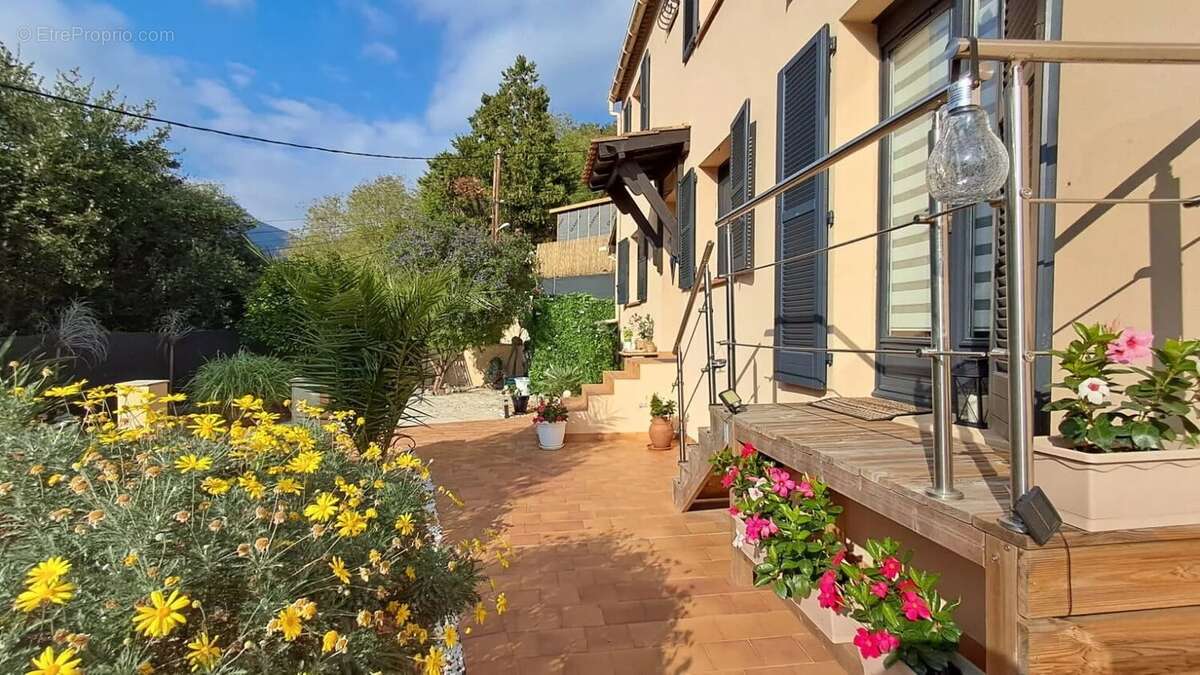 Appartement à MENTON