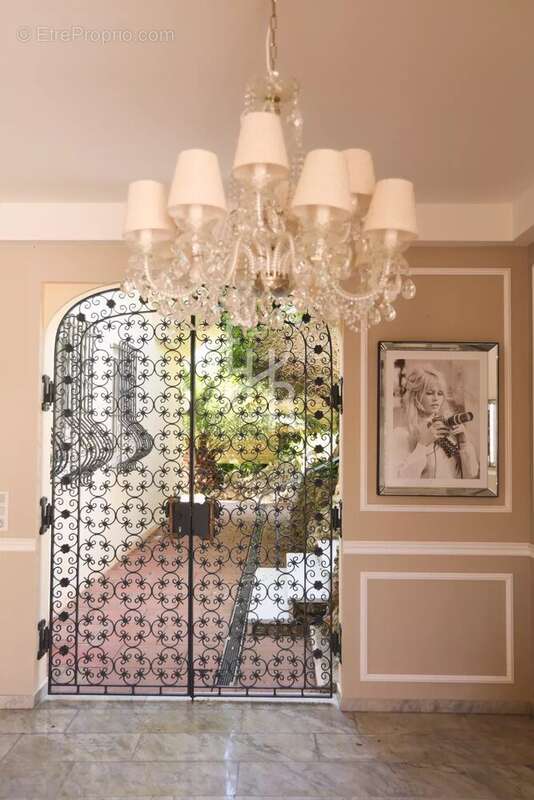 Maison à MANDELIEU-LA-NAPOULE