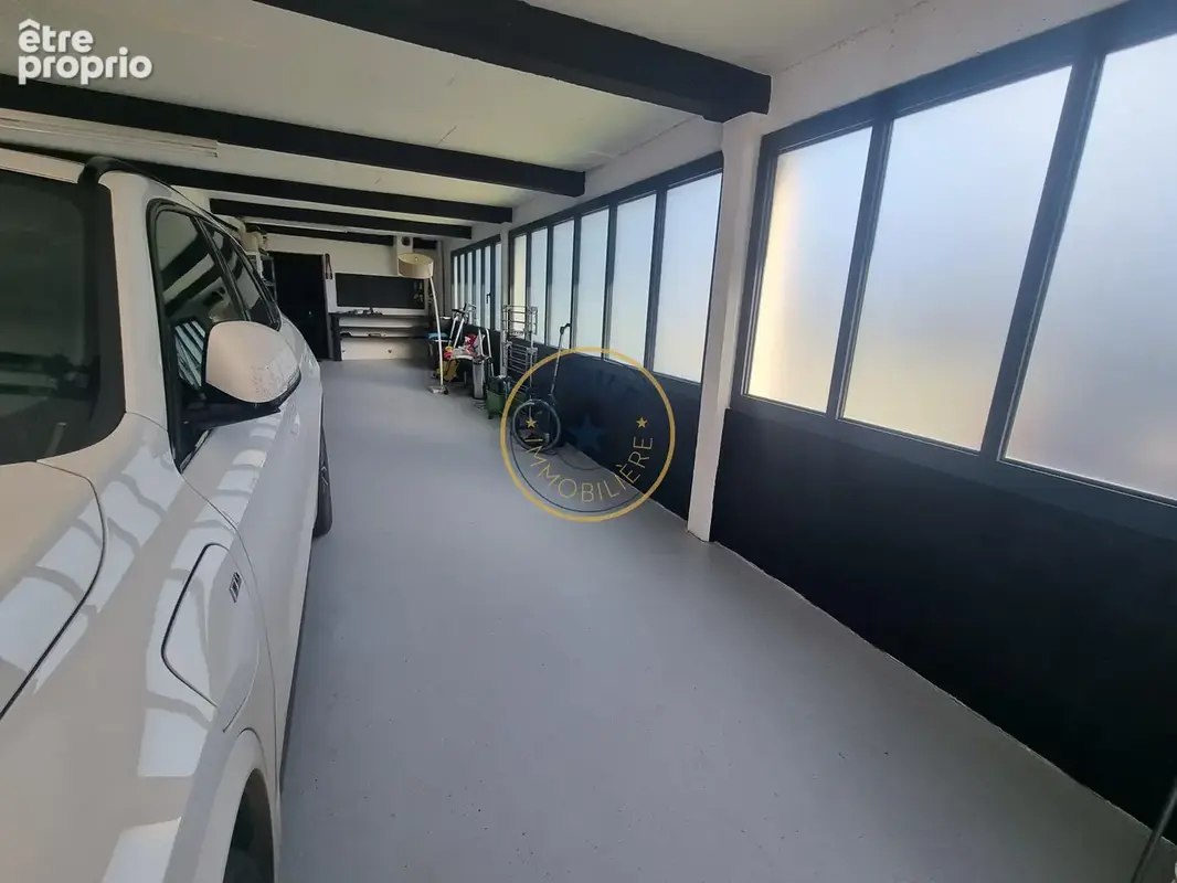 LOFT avec grande terrasse et double garage. - photo 14