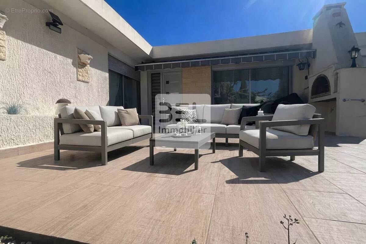 Maison à PONT-SAINT-ESPRIT