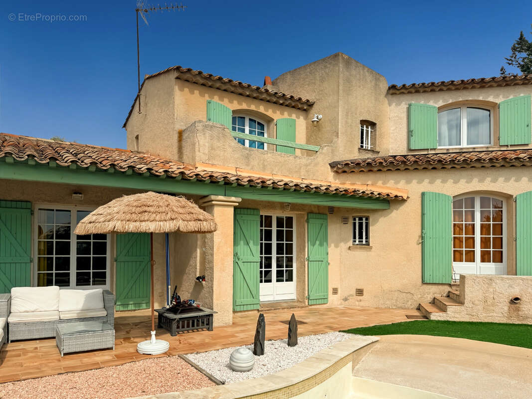 Maison à vendre 4 pièces LES ISSAMBRES (83) - photo 2