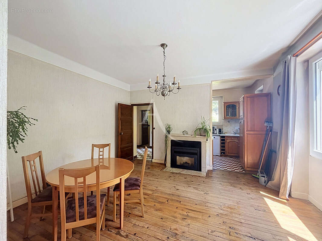 Maison à MERCUES