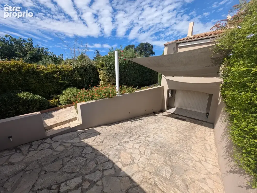 Rare sur le secteur du brusc   grande maison avec piscine et double garage - photo 15