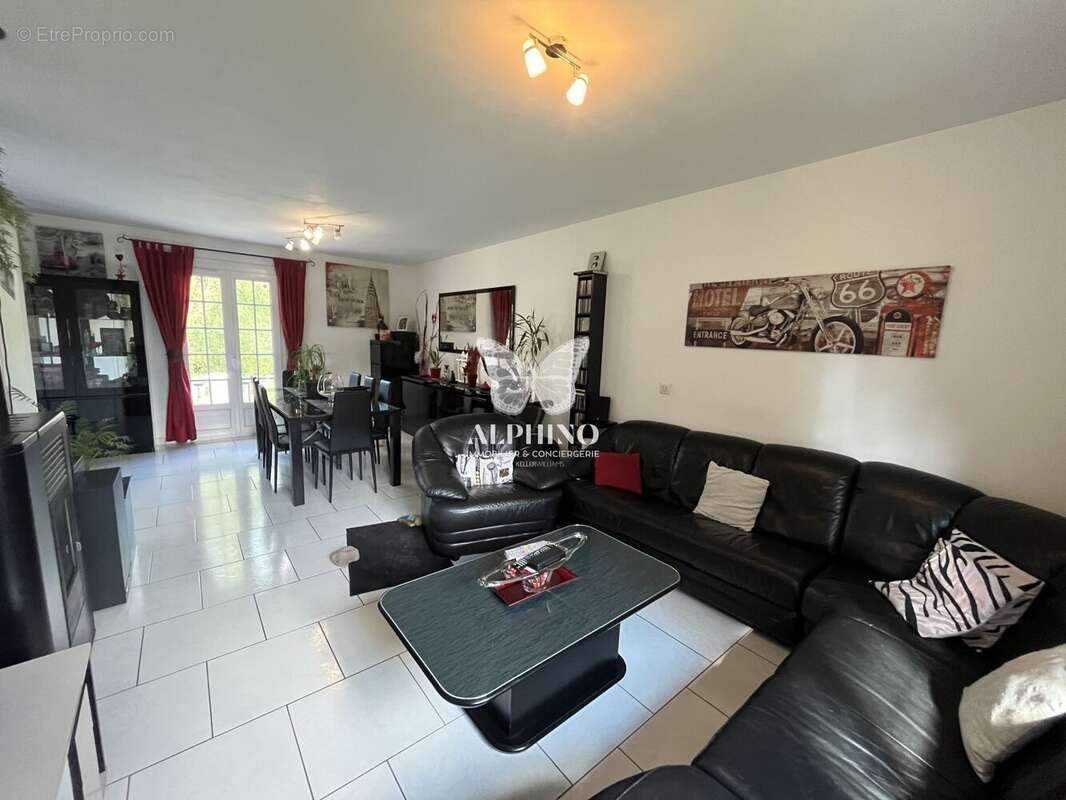 Maison à CHAILLAC-SUR-VIENNE